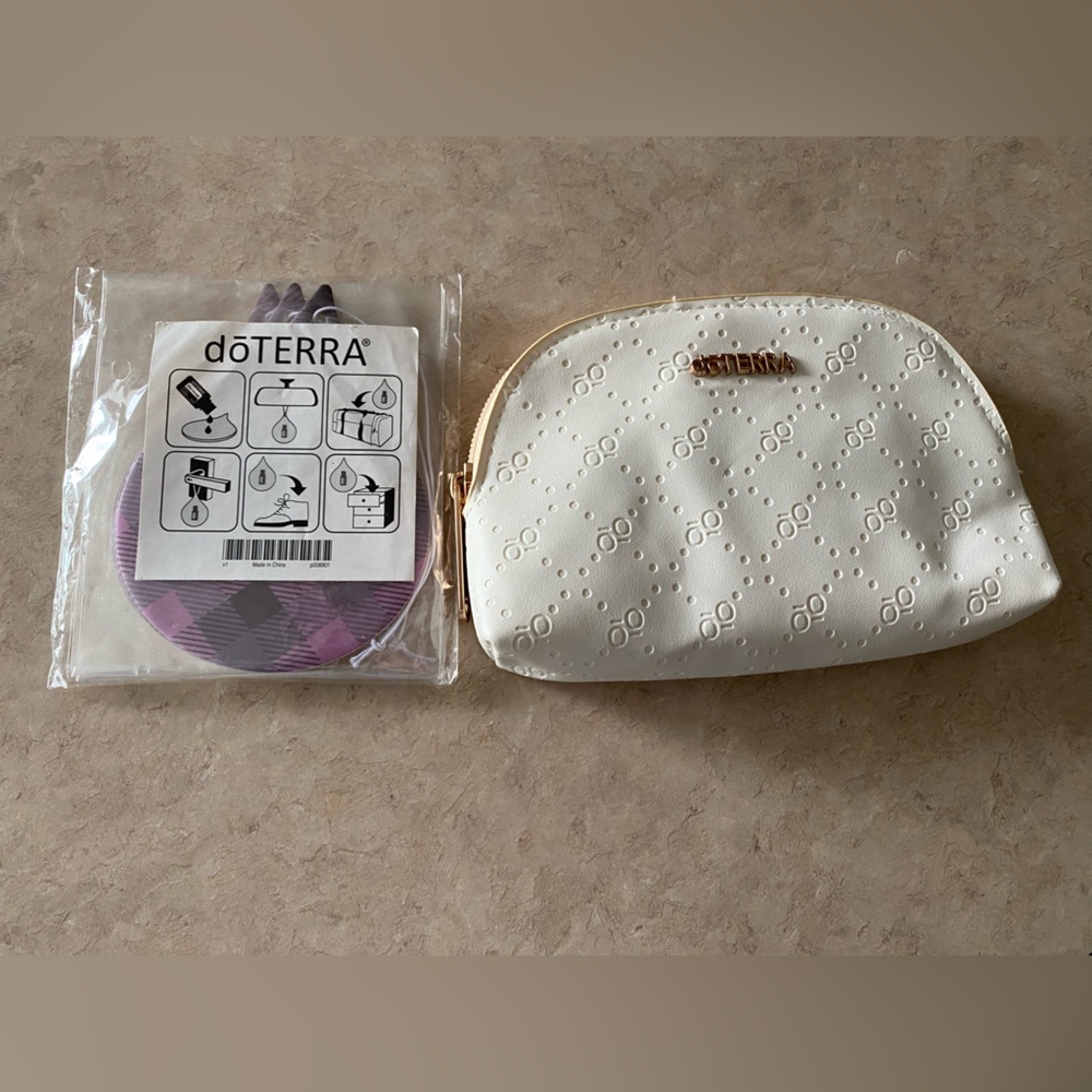 DoTERRA oil bag white diamond pattern rose gold portable hanging diffuser